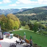 Svycarska Bouda Pensión 3*